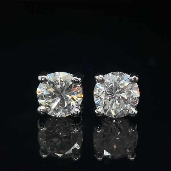 950 Platinum Four Claw Basket Set Natural Diamond Studs