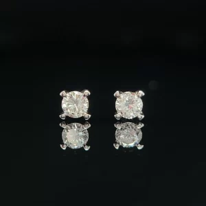 18CT V Set Four Claw Set Natural Diamond Studs